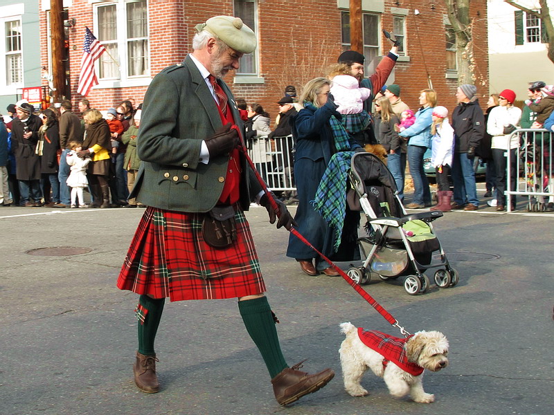  –  –  ,   …
    ,  •
Scottish Christmas Parade, Alexandria, Virginia • December 4, 2010